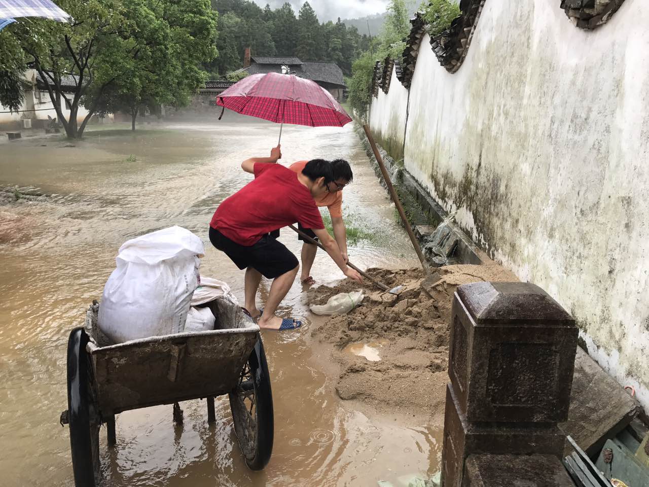古陶所汛期紧急抢险